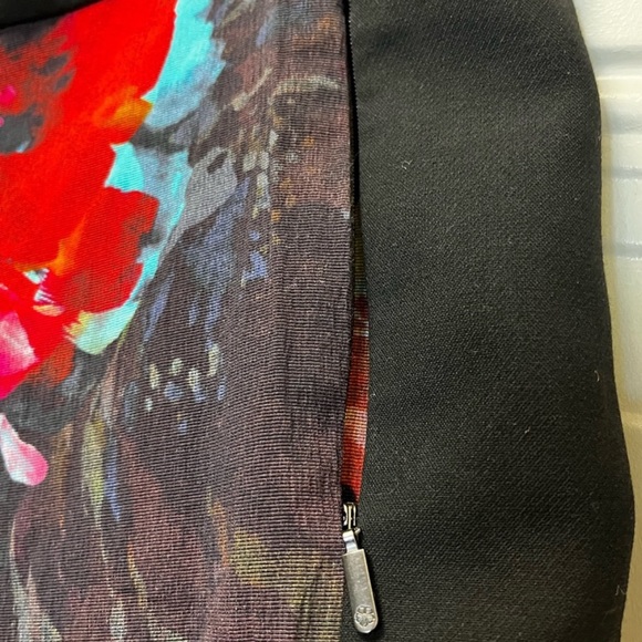 Trina Turk Fully Lined Black Floral Designer Pants Stretchy sz 2 Ankle Crop EUC - Picture 5 of 17